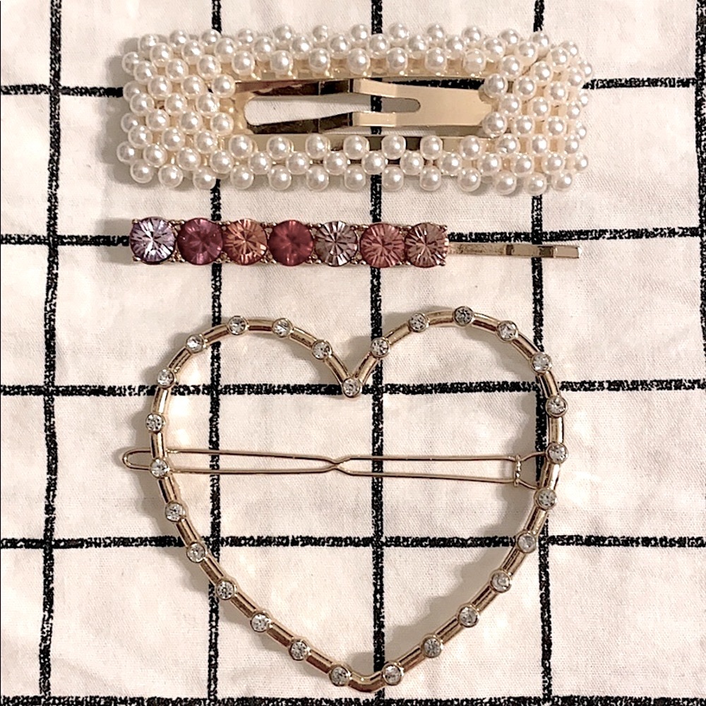 Brand new Lot of 3- pretty hair pins and clips!